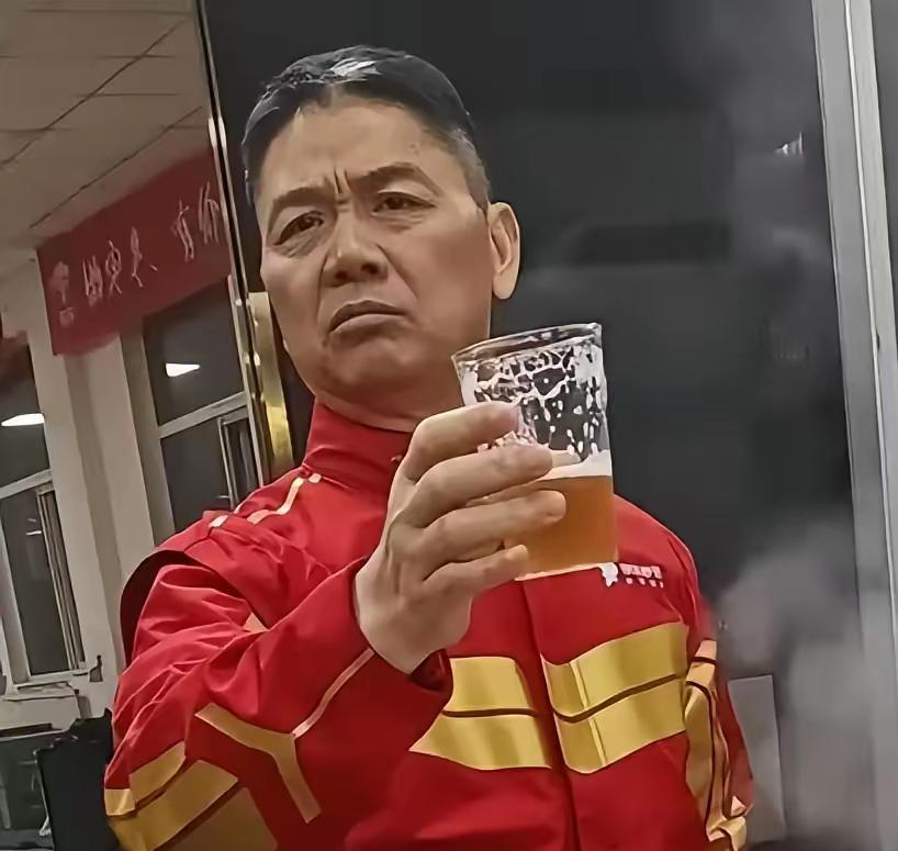 有人说，刘强东不可能干过王兴​。之前马云，李彦宏，马化腾，张一鸣都输了，这个理