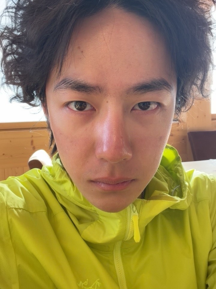 收回3.5亿美金。[笑着哭]王一博和别的艺人不一样，他很真实，很珍贵。[爱你