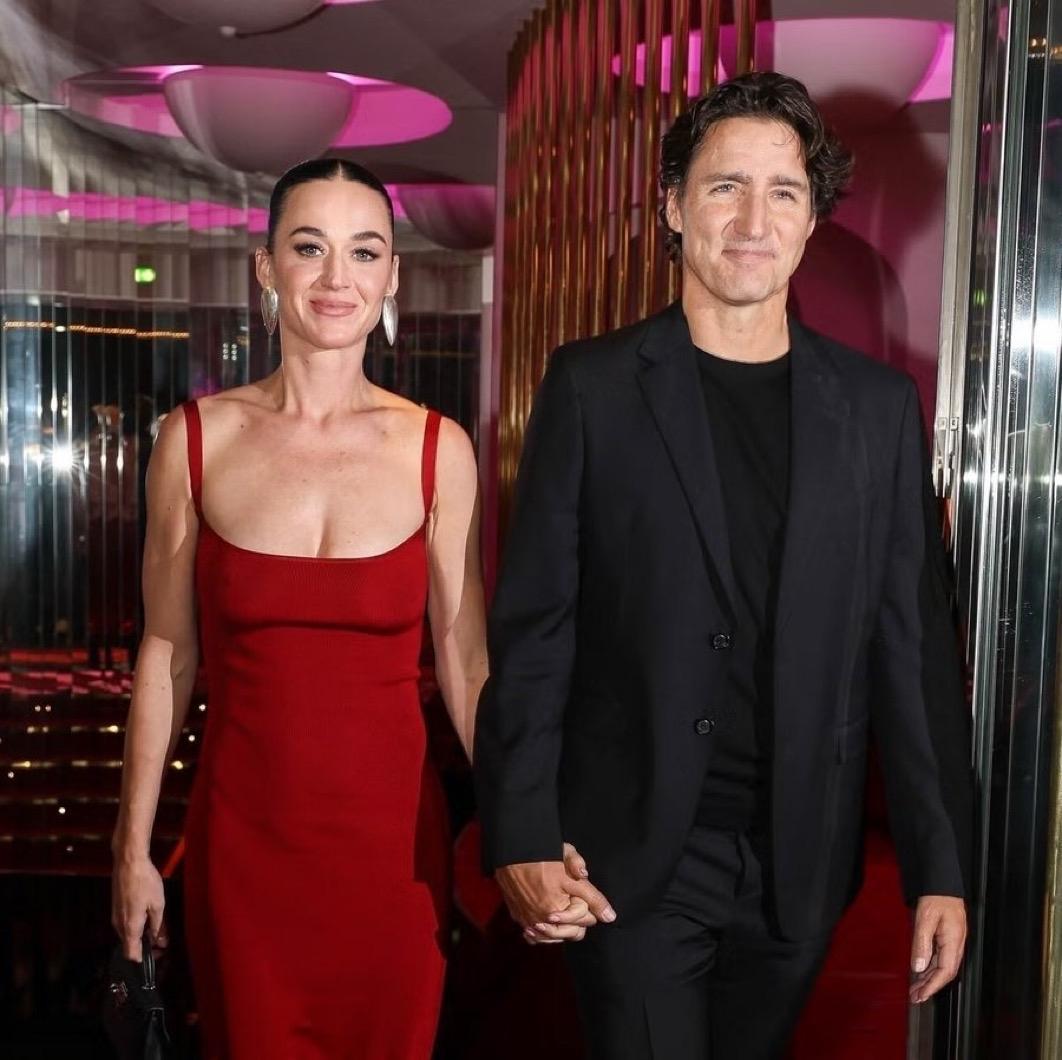 在公开情侣关系二个月之后，美国流行歌手水果姐凯蒂·佩里KatyPerry和前