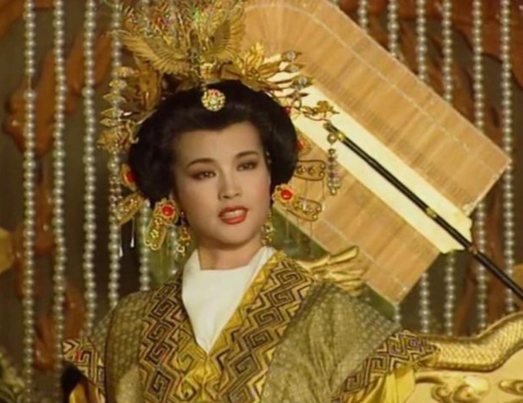 14岁的武则天首次侍寝39岁的李世民，侍寝前她被太监带去沐浴，满脸通红，羞涩的不