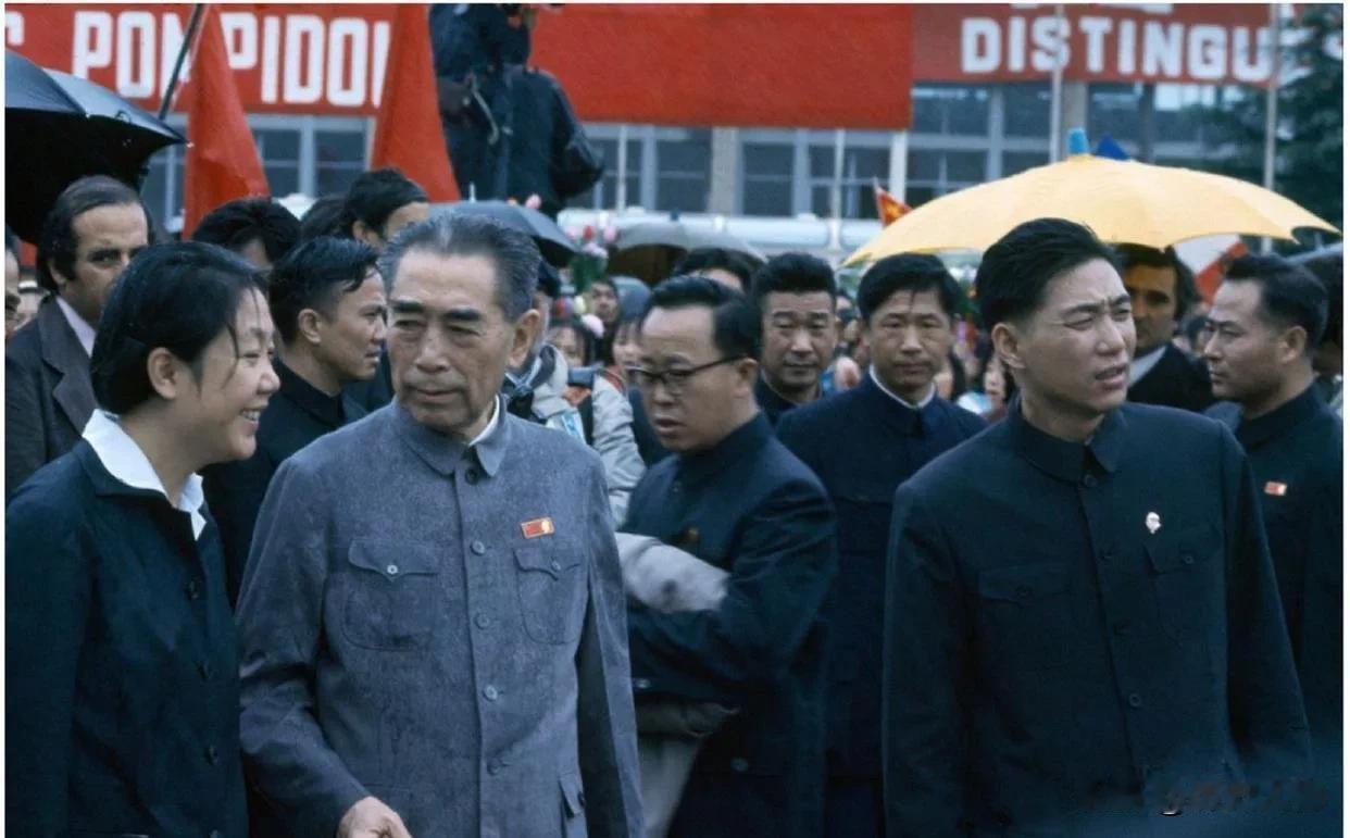 马天水，1912年出生，1931年入党。1956年升任上海市委书记并分管工业，是