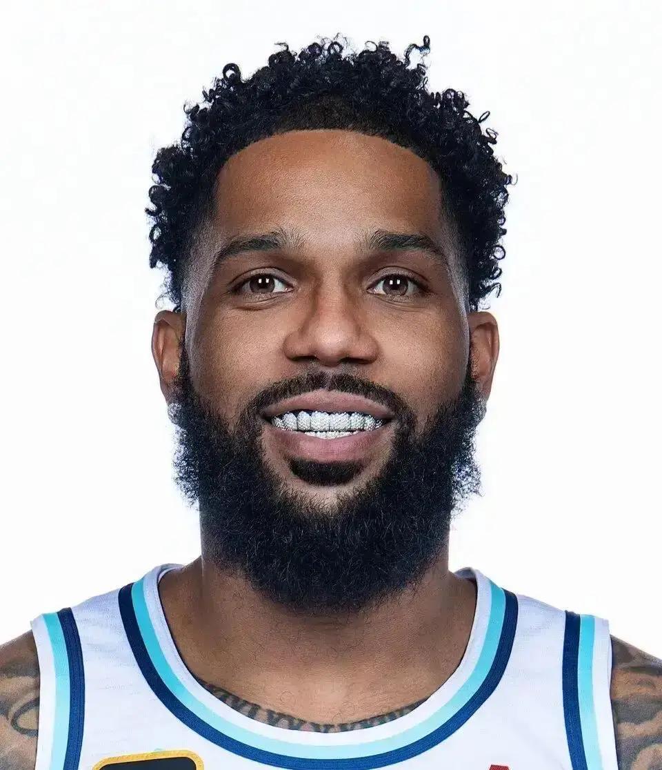 山东男篮陷入怪圈：外援工资排CBA第6，青训投入倒数第5。你看刘毅，出场时