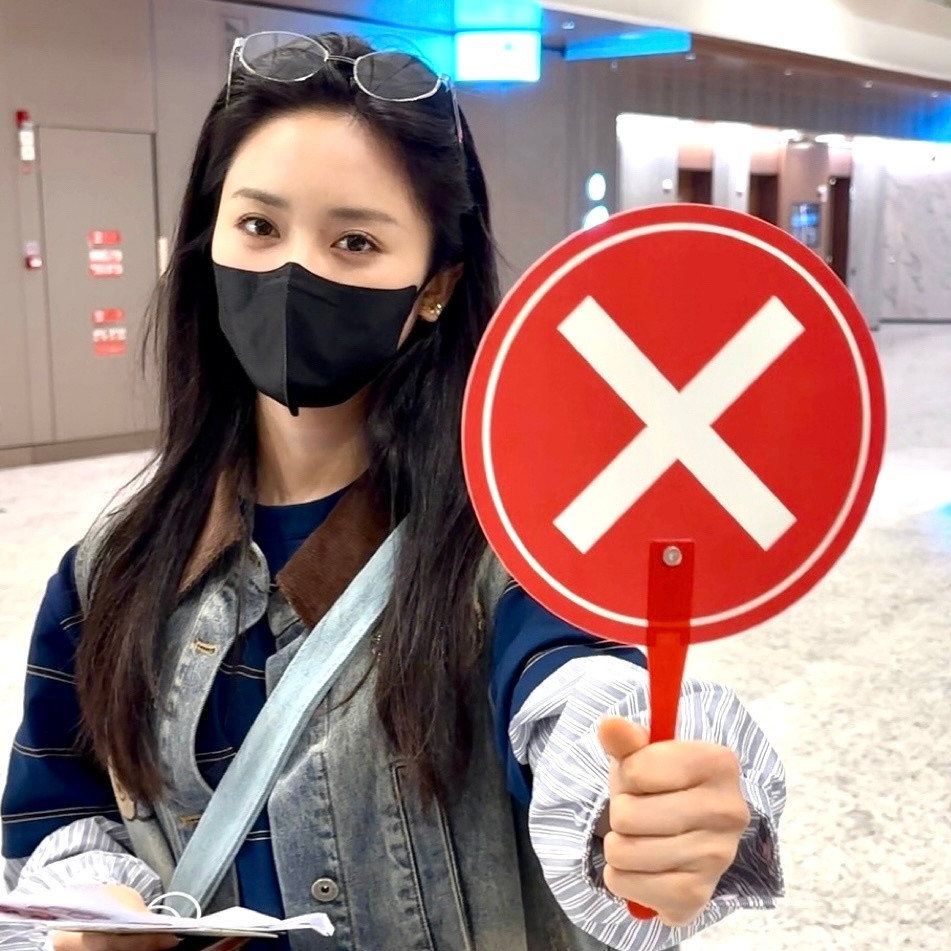 萌之萌之！萌然天成啊！！太适合做成表情包了~（经过饼饼同意做了两个表情包感谢饼