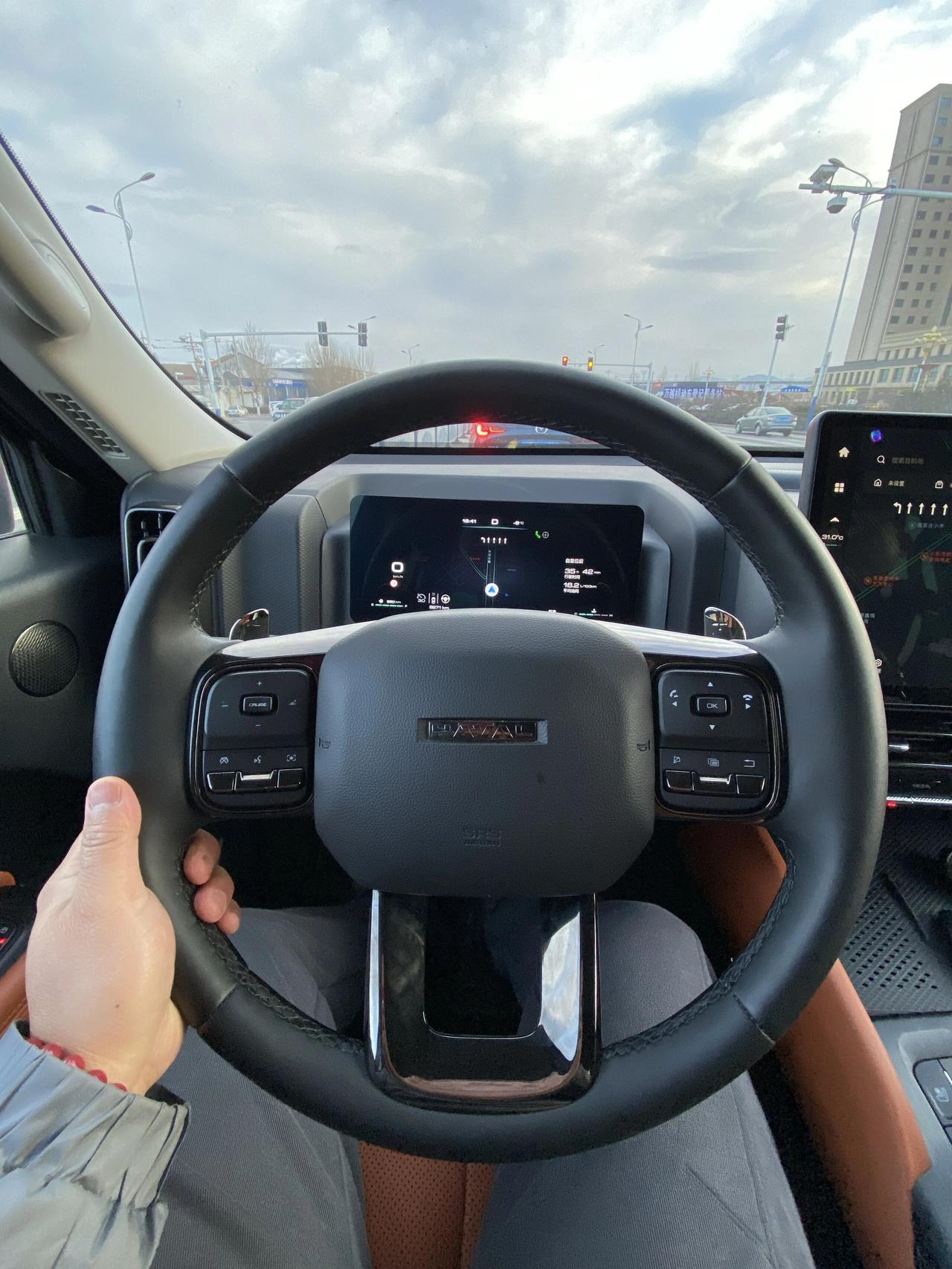 试驾完哈弗H9一言难尽，选汽油版还是柴油版哈弗H9也属于硬派越野车？这几天一