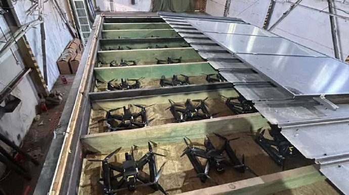 此次乌克兰“蜘网”行动的细节：根据报道看，包括一些俄罗斯网友找到的证据，这些无人