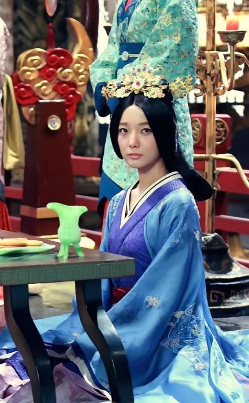 公元前91年，太子刘据在湖县被迫自杀，汉武帝笑着将消息告诉给了皇后卫子夫。卫子夫