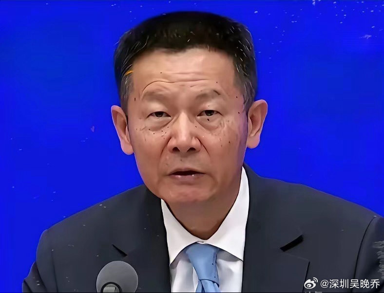 近这市场，真是看得人脊梁骨发凉。那三个被网友戏谑的名字，凑在一起简直是荒诞现实主