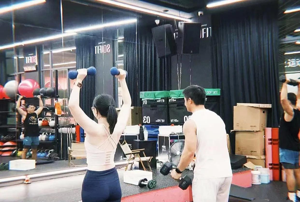 我理解工商银行惠州南新支行黄某会有多无奈……作为一个体面人，自己竟然以这种方式登