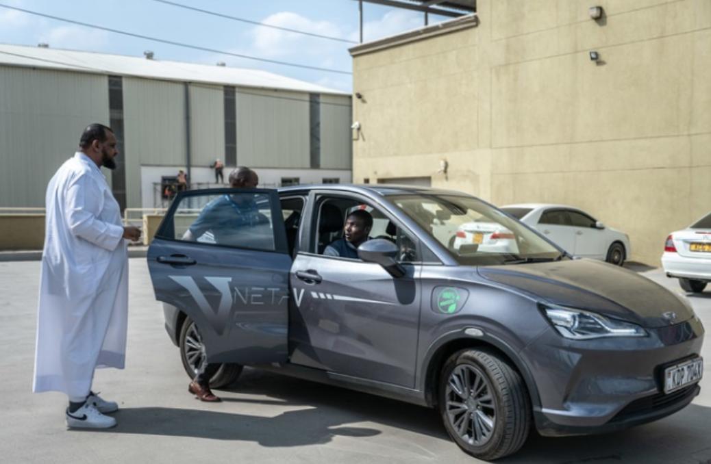 国家越穷，电动车越上头。这不是段子，是埃塞俄比亚正在发生的事。这哥们儿直接把燃