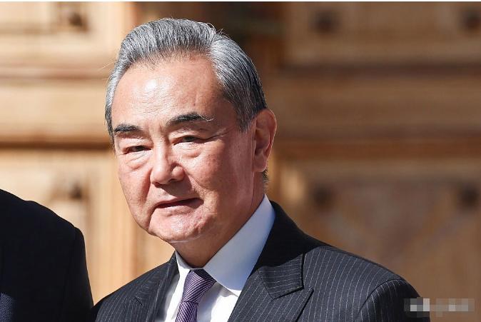 不等了！巴拿马火速官宣求见中国外长，被现实逼得必须要谈，压力太大了。压力大到抗不