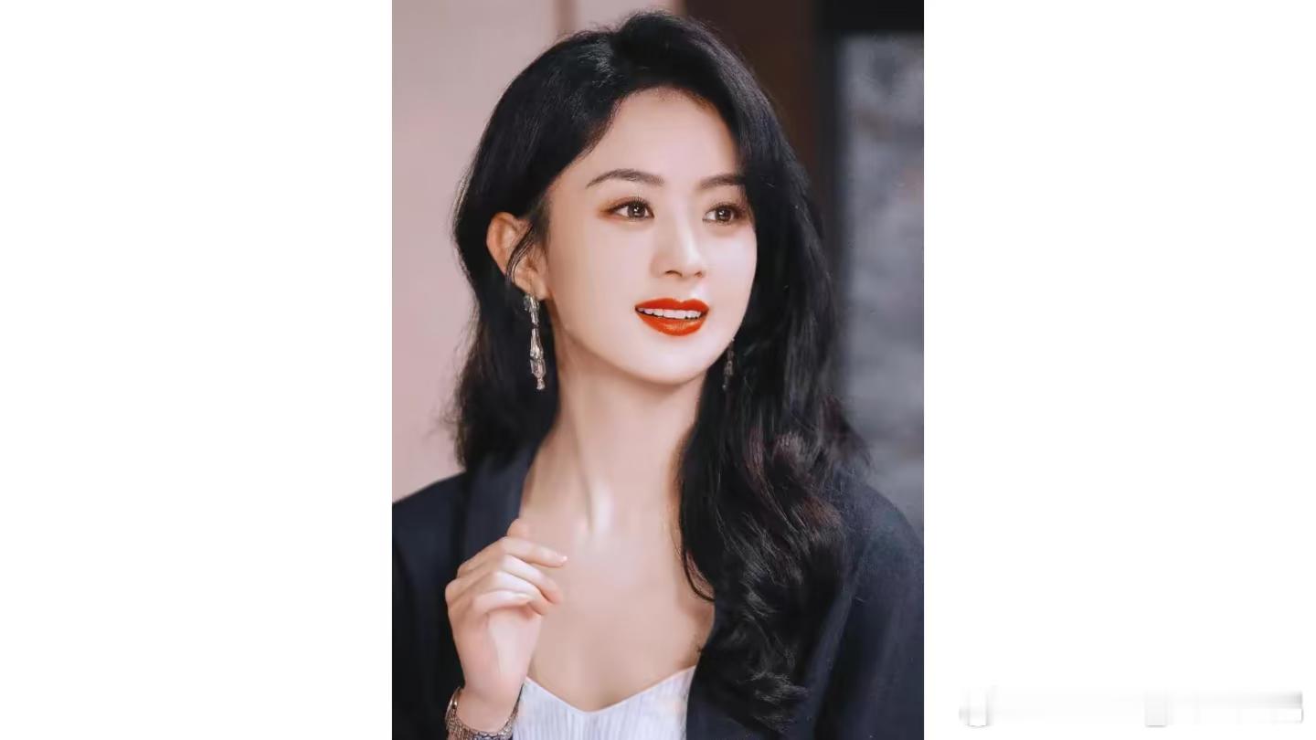 赵丽颖深夜反击，饭圈文化再引热议近日，赵丽颖因一组造型照片引发粉丝不满，随后，她在深夜时分罕见的回怼