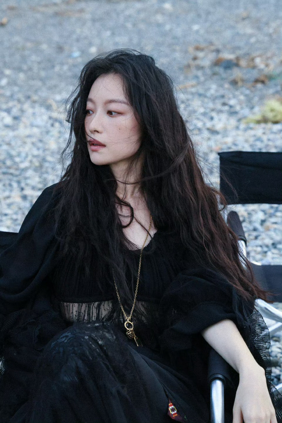 倪妮海边放飞自我​​​
