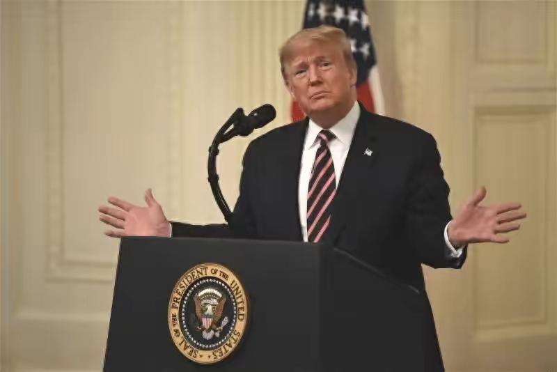 美国是真慌了！喊话中国开门买货，芯片松绑带一堆条件，中方反手亮态度​近期美国急