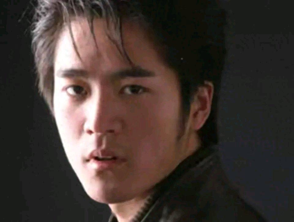 2011年10月25日，28岁男演员尚于博跳楼身亡，这消息震惊无数人。他是家中独
