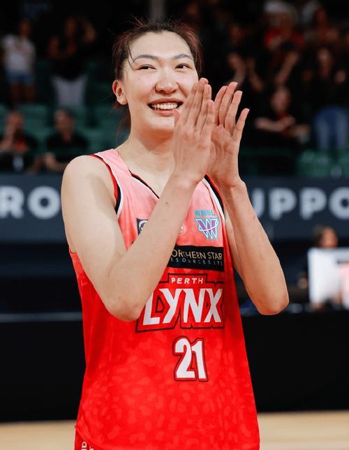 韩旭李月汝近期在WNBA表现截至2026年8月22日，韩旭和李月汝在WNBA
