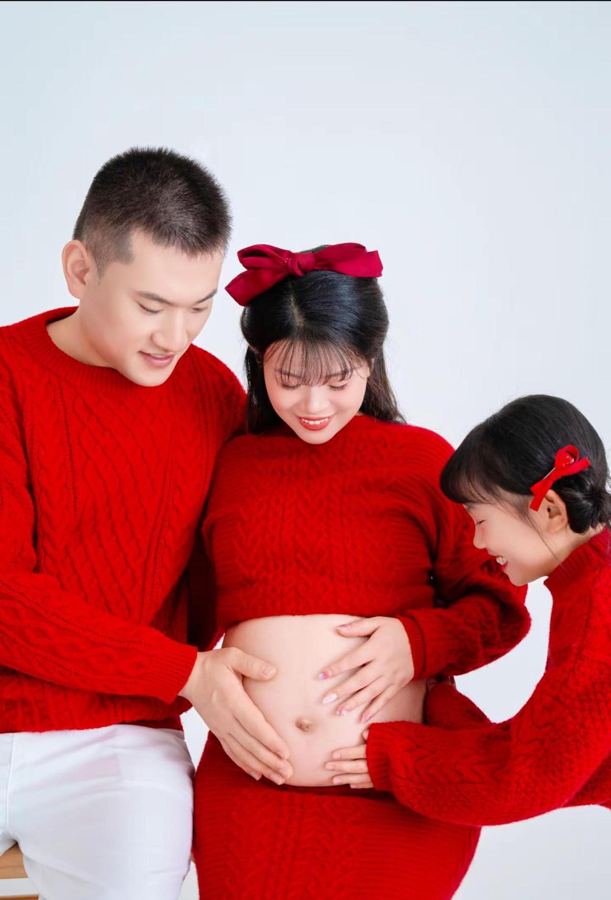 这波“蛇宝宝”的预告来得有点猝不及防，大家都还在拼命赶“龙尾巴”，这位二胎妈妈已