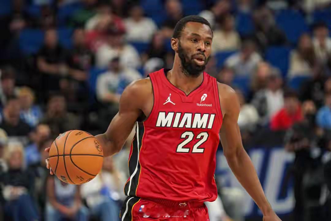 重磅消息！热火明确将交易维金斯、希罗！据美记JakeFischer报道，热火确