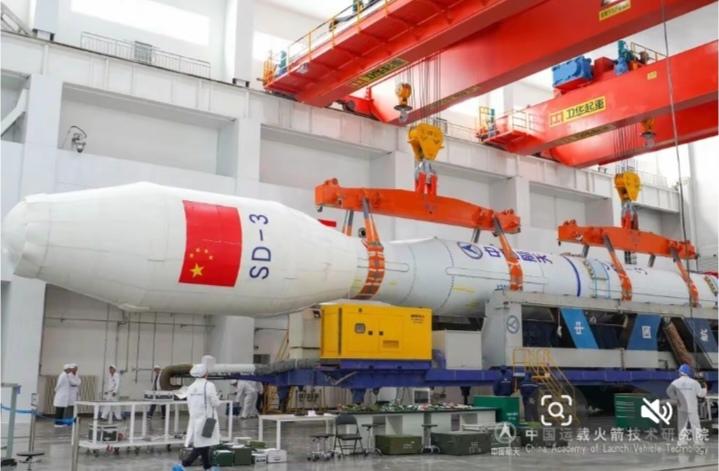 海天一色，箭跃九霄：我国商业航天再传捷报秋分刚过，黄海之畔的山东日照天高云淡