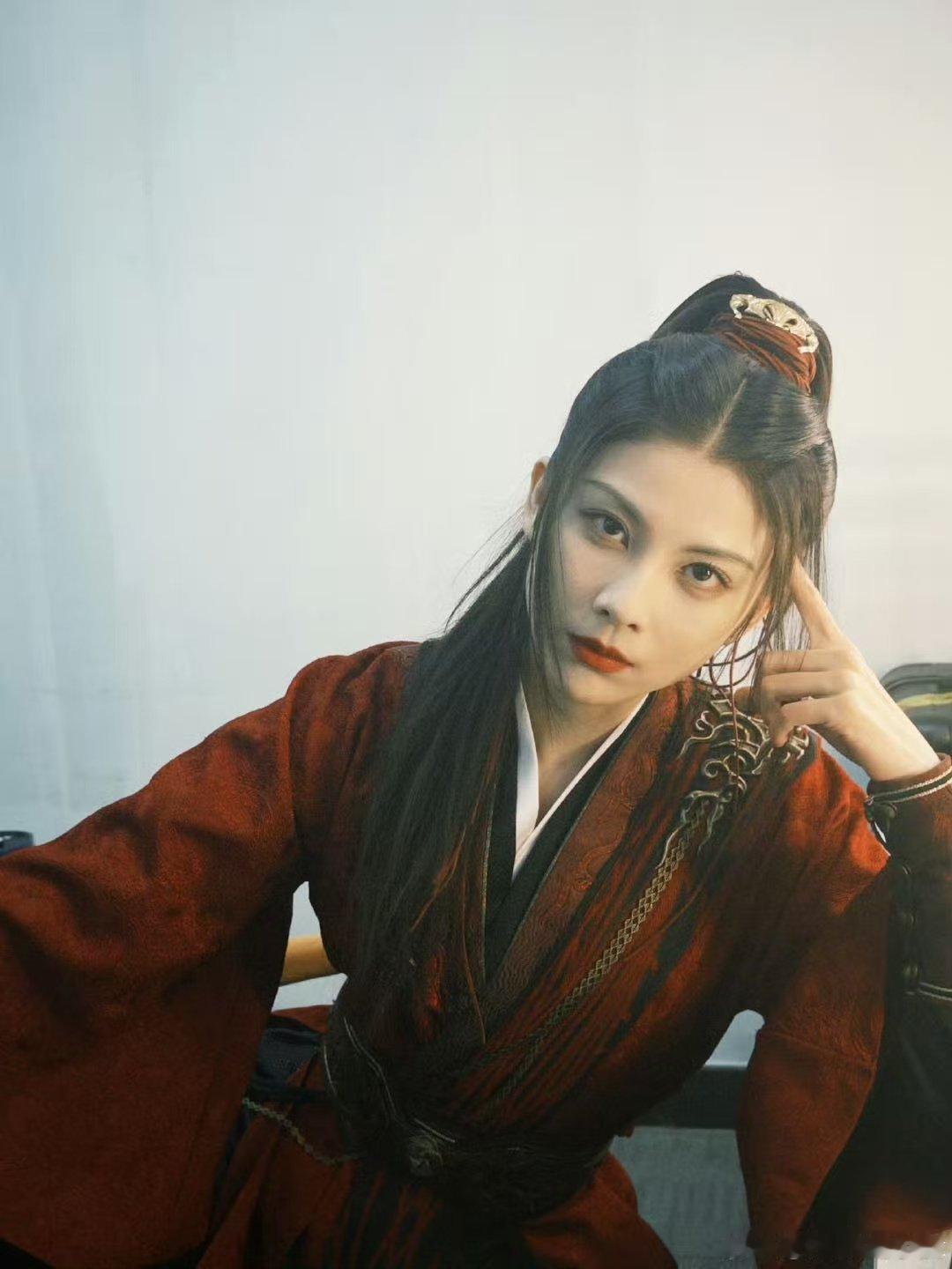私生深夜在王伊瑶家附近停留7小时王伊瑶真的太美啦[比心][比心][比心]一定要注意自己