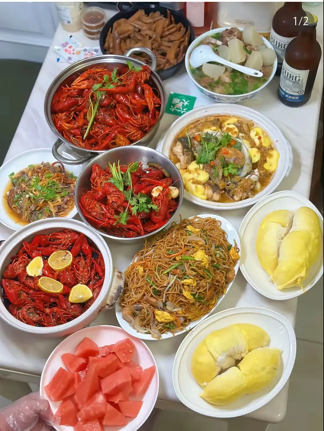 这一桌丰盛的饭菜，真让人垂涎欲滴！