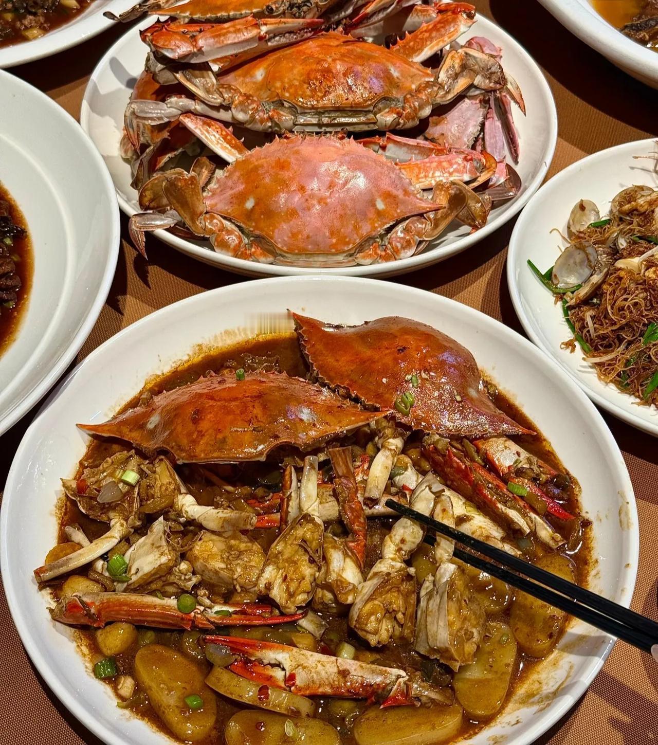 吃梭子蟹是蘸酱油还是蘸醋啊？朋友今天请客去吃梭子蟹真的尴尬死了作为一个西北