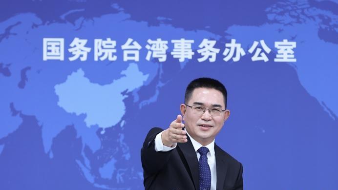 4月29日的国台办发布会上，发言人陈斌华点了一个名字，郑丽文。这个动作本身就挺敏