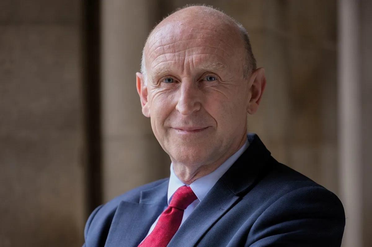 据彭博社报道，英国国防大臣约翰·希利表示，英国国防部已经批准拟部署至乌克兰的部队