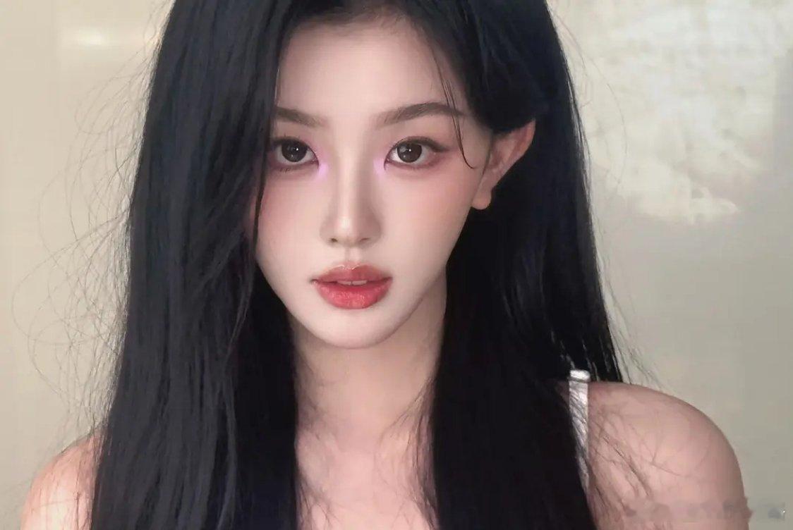 为什么感觉怪怪的头发蓬松显得头大