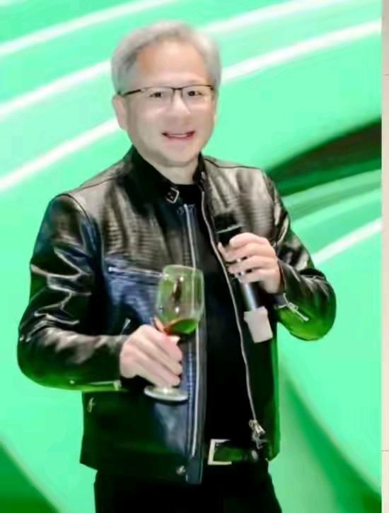 黄仁勋长得可爱，笑起来喜庆，这个成功人士，松弛感十足。