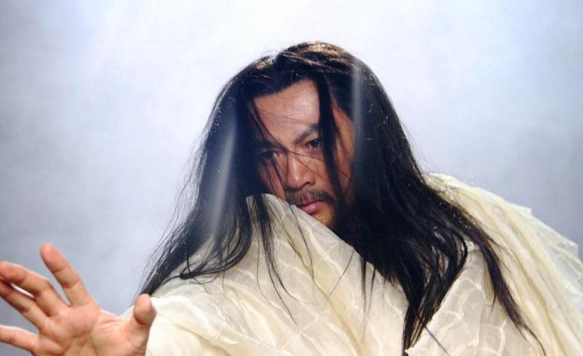 无崖子精心布下珍珑棋局，其实只是在等待两个人出现，虚竹仅是偶然得局者，心中真正理