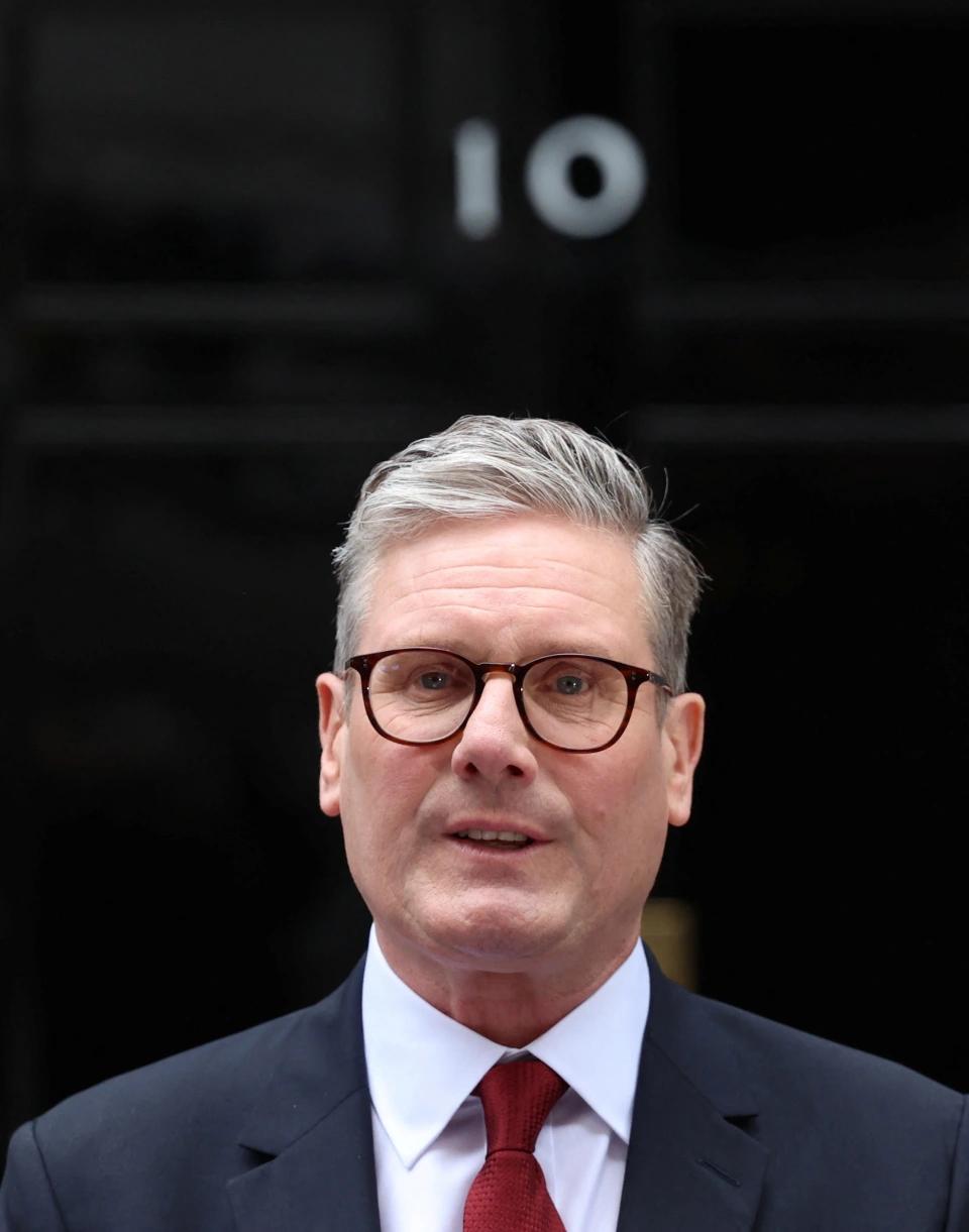 英国首相频繁辞职，现任首相斯塔默下周也要辞职了。英国首相多为被动下台或为保留体面