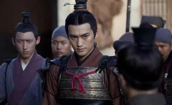 地皇四年，公元23年，昆阳城外。 王莽麾下大司空王邑、大司徒王寻统率的大军将