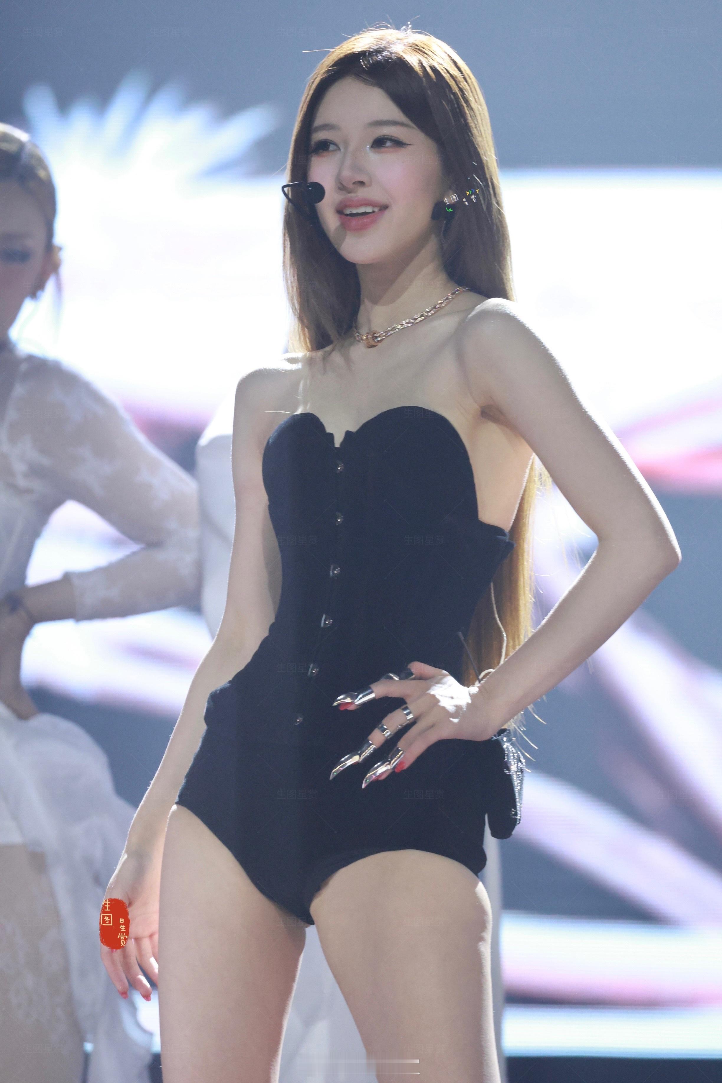 露思女王活力全开🔥赵露思stayromantic曼谷演唱会