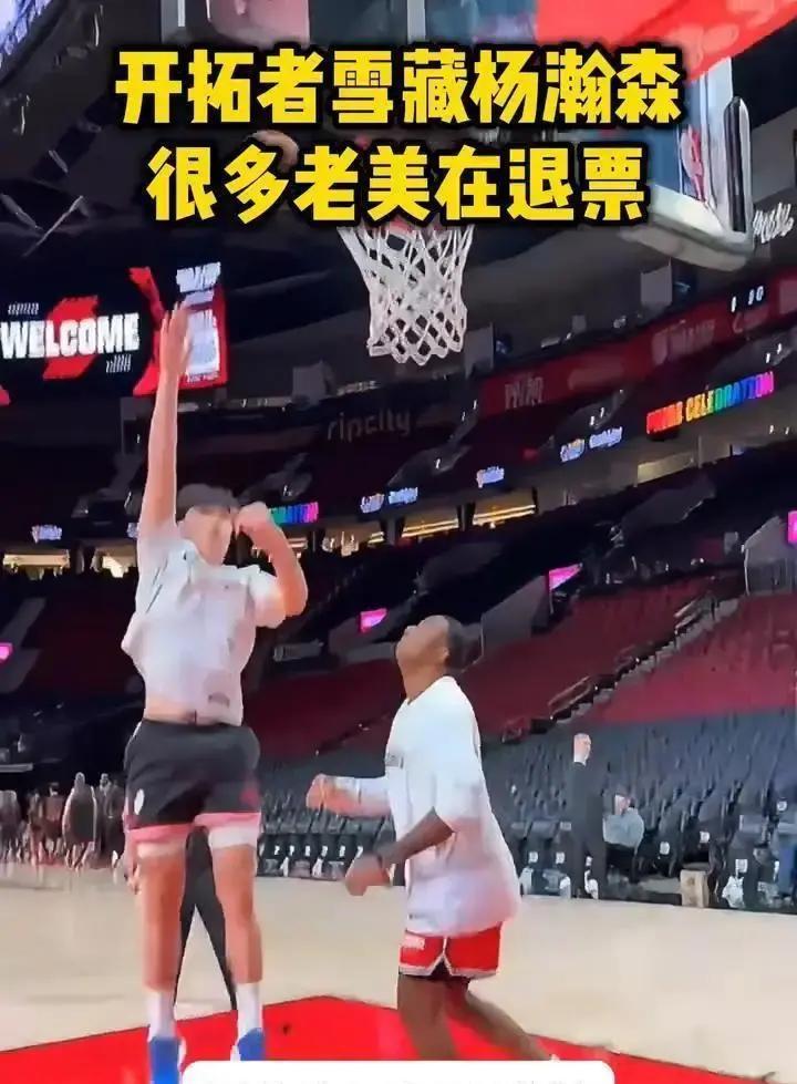 教练把他按在板凳上，却不知道这个决定正让球队每分钟损失数万美元。这不是猜测