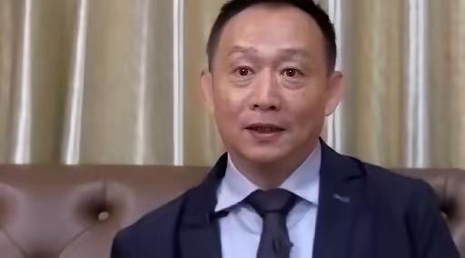 卢麒元这一炮是真真轰到了痛处！他曾经揭开盖子：金融圈窝着一批位高权重的“金融洋奴