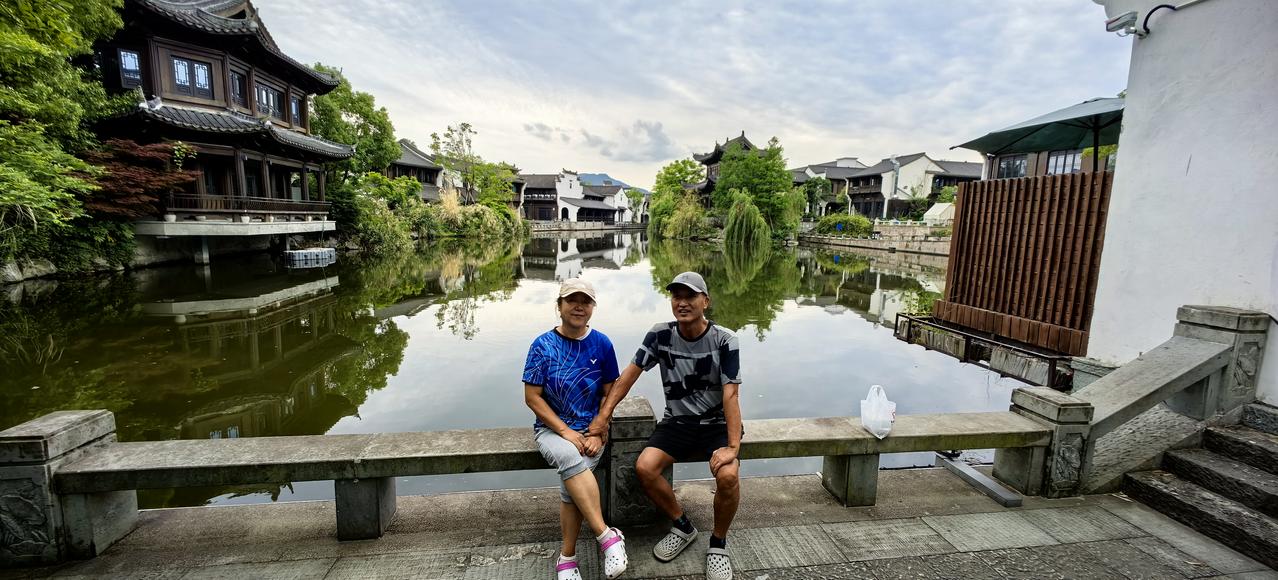 严州古城真的来对了，和小胖从没走进过江南水乡，这是第一次有了进水乡的感觉。古城