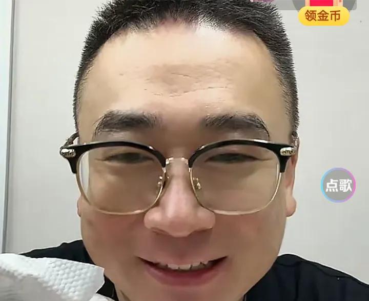 云昊今晚上说自己是腰肌劳损，人到中年各个零部件需要保养了！云昊今天说，叔叔已