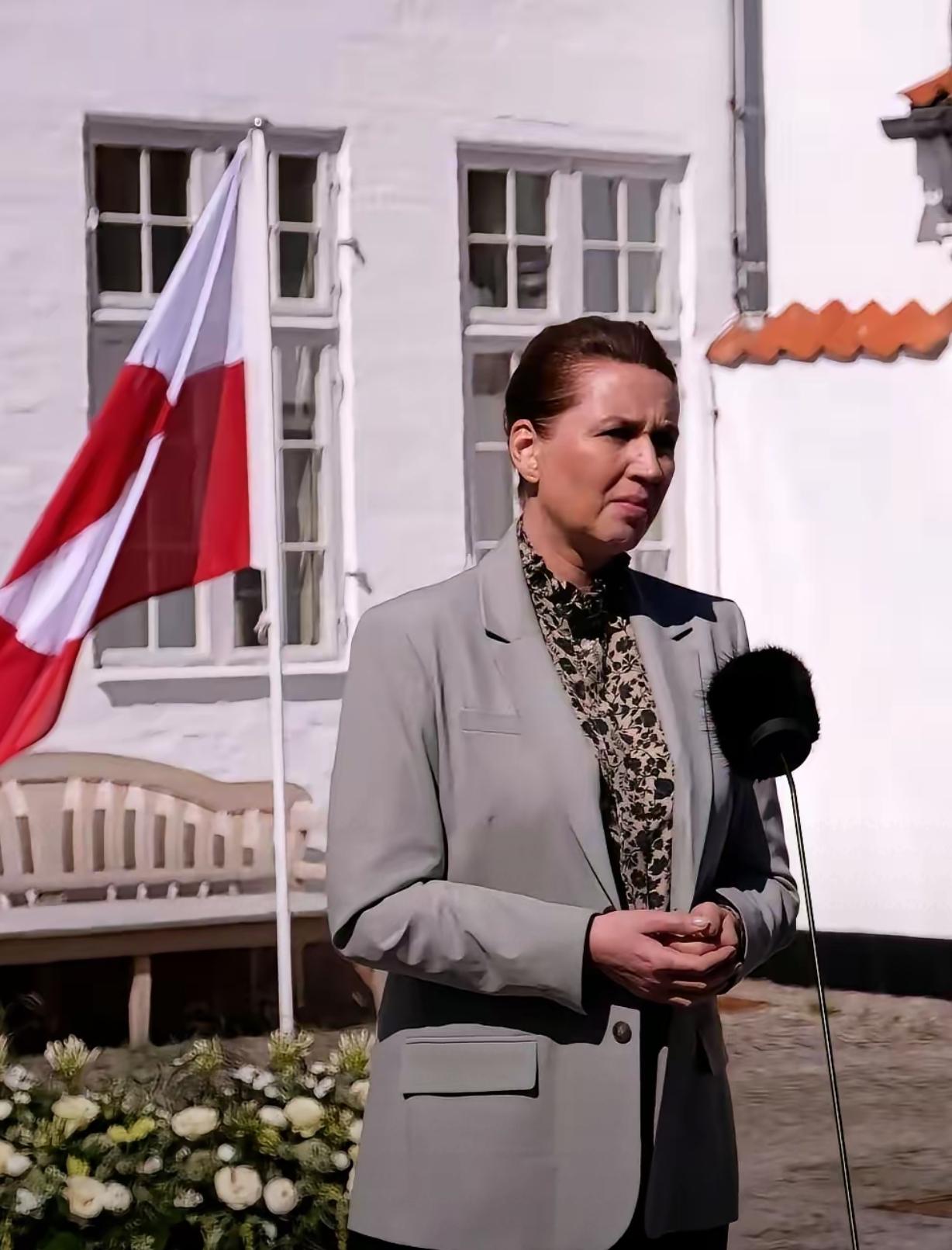 丹麦突然跟疯了似的针对咱们，我琢磨半天，总算看明白了——根本不是恨，是实打实的怕