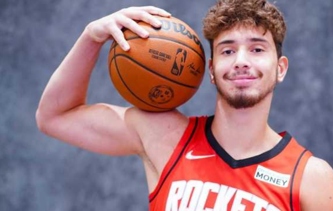 申京真想多拿两分啊连续给谢波德两个假掩护要球谢波德没传直接给油漆区阿门拿球