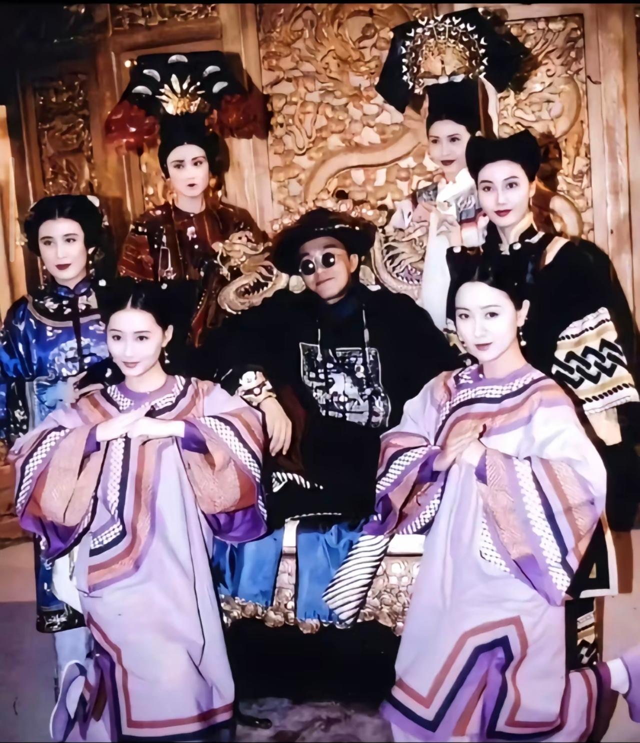 我开始有点理解周星驰的《鹿鼎记》了，鹿鼎记哪⾥都好，虽然说是高清修复