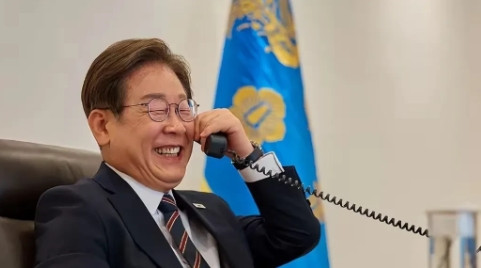韩国总统李在明上任一星期了，还没有给中国通电话。他上任后首先给美国打电话，接下来