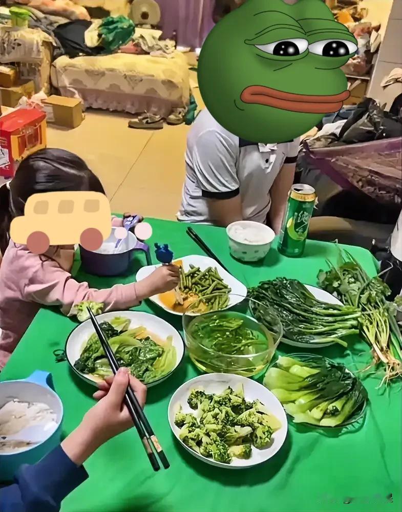 丈夫用一桌绿色菜提示妻子！妻子出轨被丈夫查觉，丈夫为了家庭也为了孩子，没有跟妻