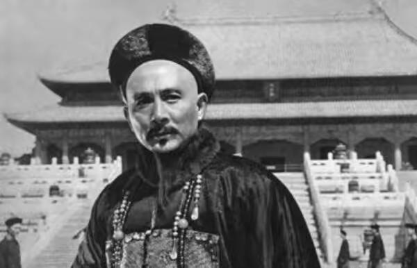 1949年8月，毛主席接见重庆号起义舰长林遵等人，林遵等人有点不服气，认为中共搞