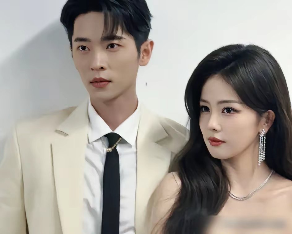 剧还没播，男主就快被“隐身”了。白鹿团队这波操作，真怕丞磊飞升抢了风头？你去看《