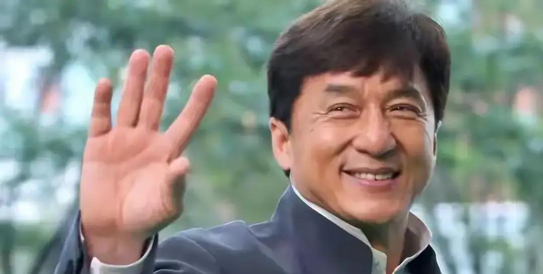 他投亏几个亿的电影院全关了，却在好莱坞推开一扇更重的门。2020年，你看到