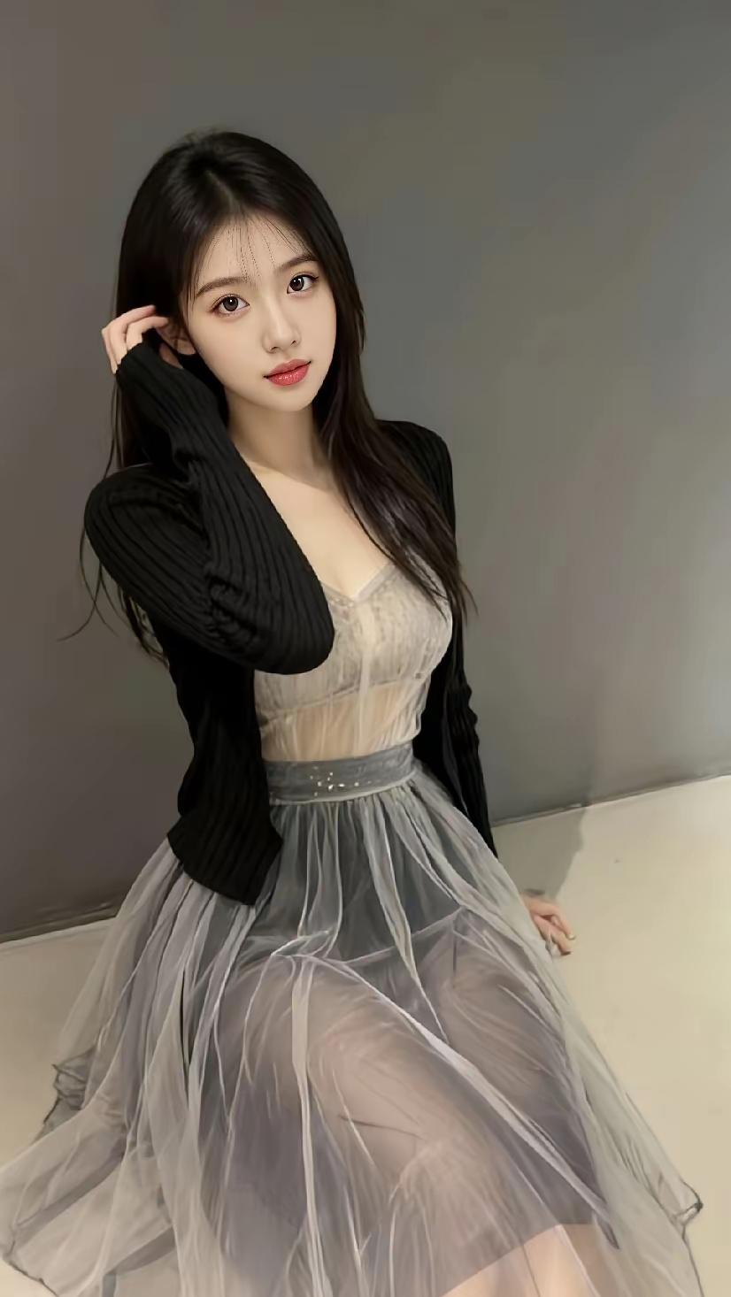 优雅气质，黑白灰的高级穿搭，尽显时尚魅力！