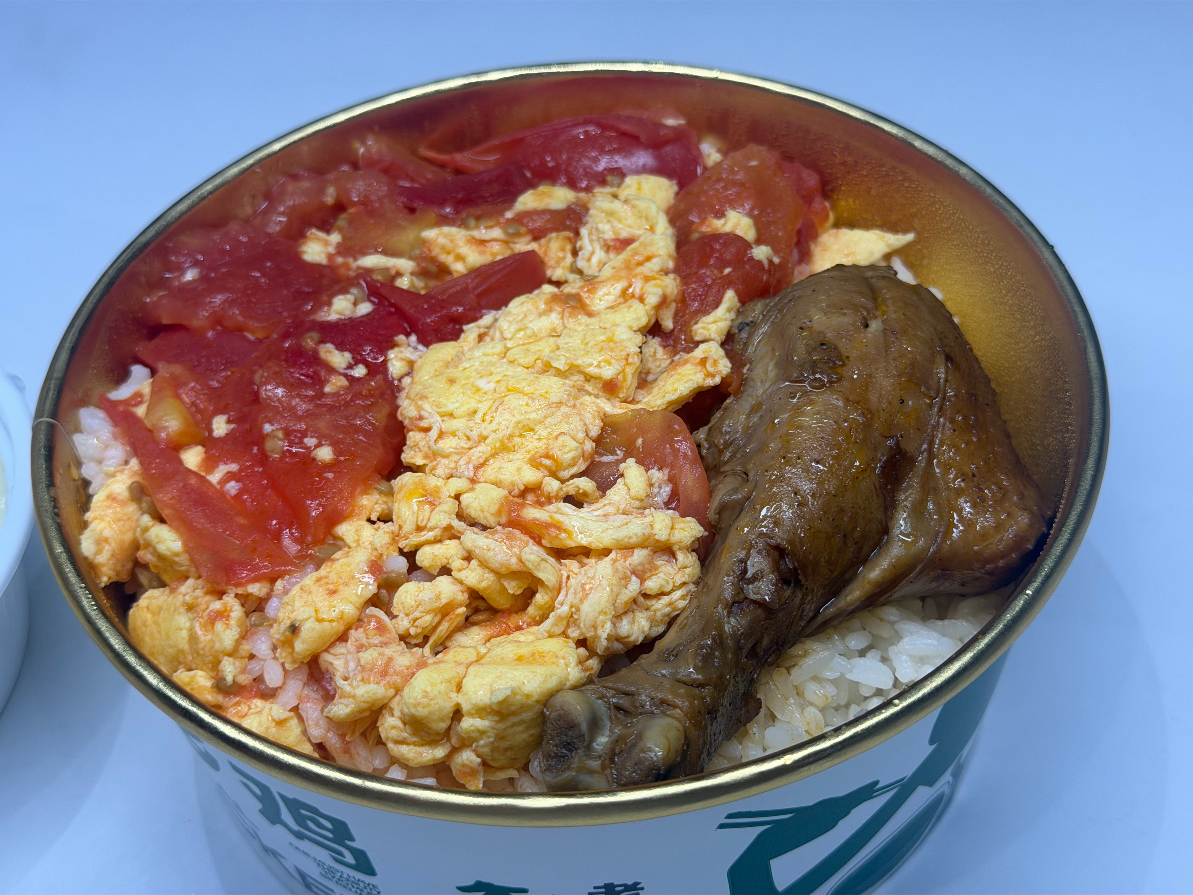 老乡鸡出了一个套餐，作为减脂餐还真不错去掉鸡腿皮就可以简单一口了，省心​​​