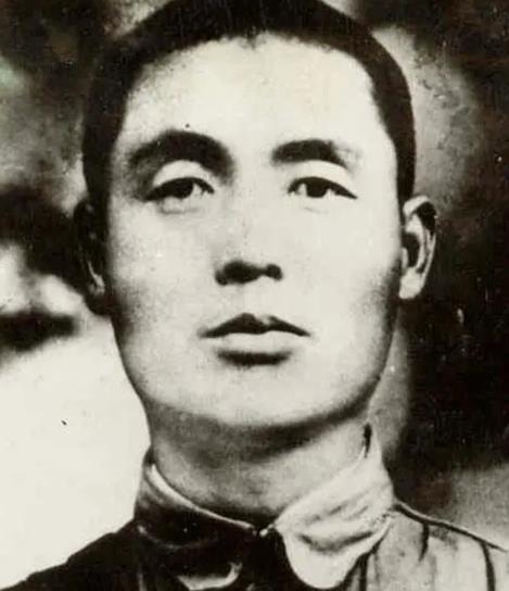1945年10月，阎锡山的侍从秘书李蓼源被从办公室带走，上车后直接开到荒郊，在那