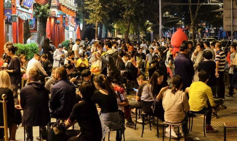 大家注意到没？上半年1900万老外涌入中国，出现了两个挺有意思的现象！第一是