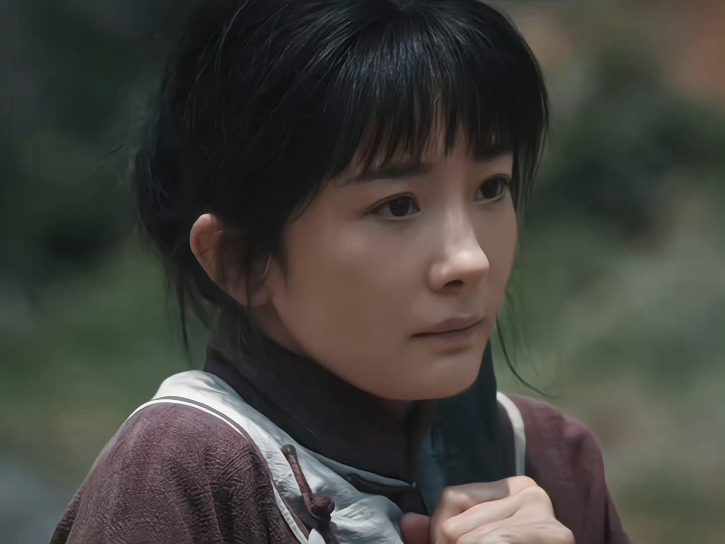 支持杨幂横扫杨幂在《生万物》里演的的的确确是好，那演的好就得夸，这是观众对杨幂